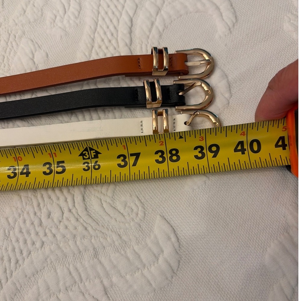 Set of 3 Skinny Faux Leather Belts Gold Horseshoe Buckle Black White Brown Sz 28 - Picture 3 of 6